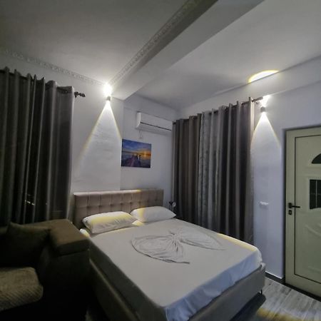 Vila Megi-Rent Room Vlore Ngoại thất bức ảnh